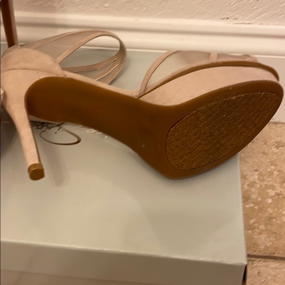 Heels - Picture 3 of 7